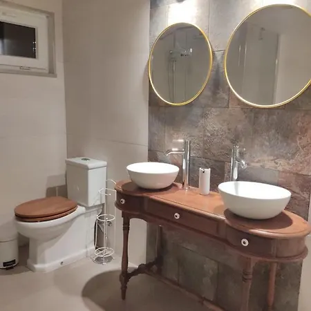 Vista Villa *